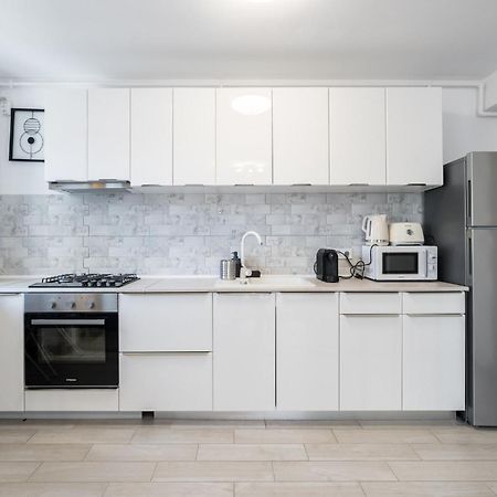 The Painter - Timpuri Noi 1Br With Parking Apartment Bucureşti Ngoại thất bức ảnh
